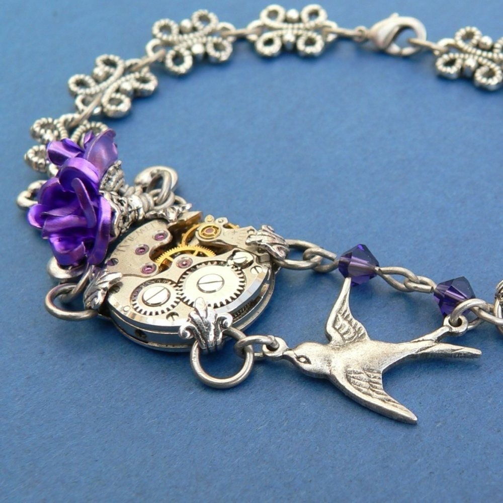Steampunk Bracelet - L'hirondelle et les roses violettes - Swallow and violet roses