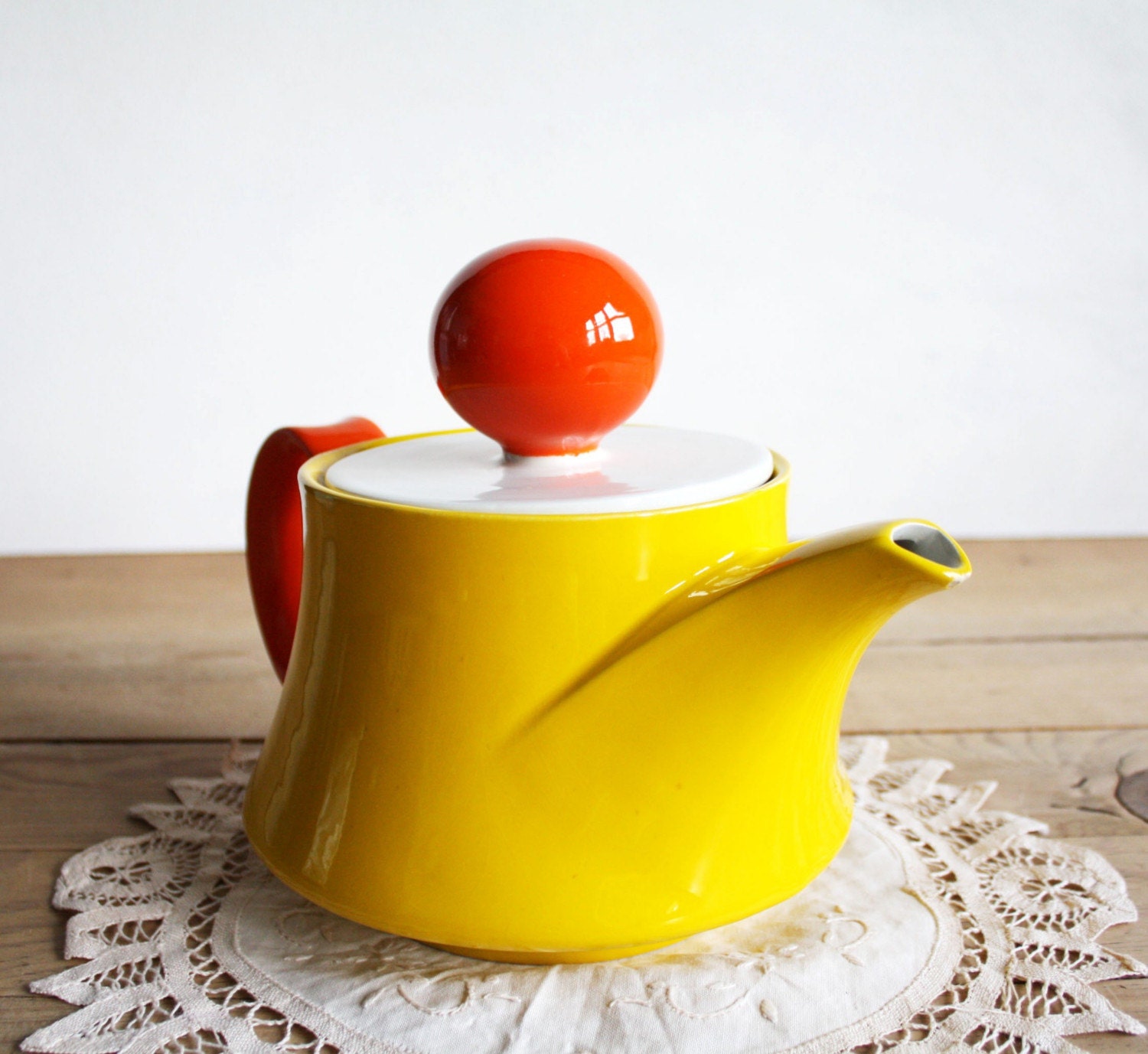 Mid Century Modern Mancioli Italian Pottery Teapot \/ Coffee Serving Carafe