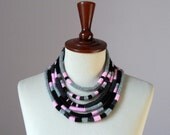 Knitted Necklace Grey Gray Black Pink - Fiber Art Textile Necklace - Handmade - ETHNIC (14)
