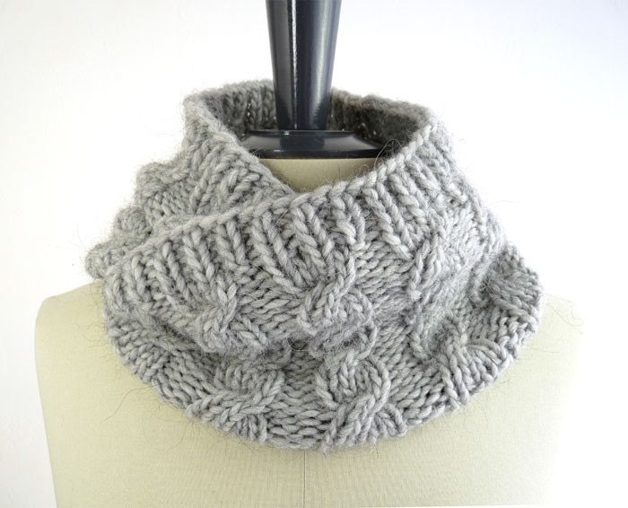 Cabled Infinity Scarf in Soft Neutral Gray Alpaca for Men and Women. Mist Grey. Spring and Winter Fashion Handmade in France.