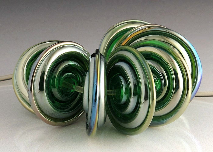 Gaia Emerald Green Metallic Disc Beads - beadabundant