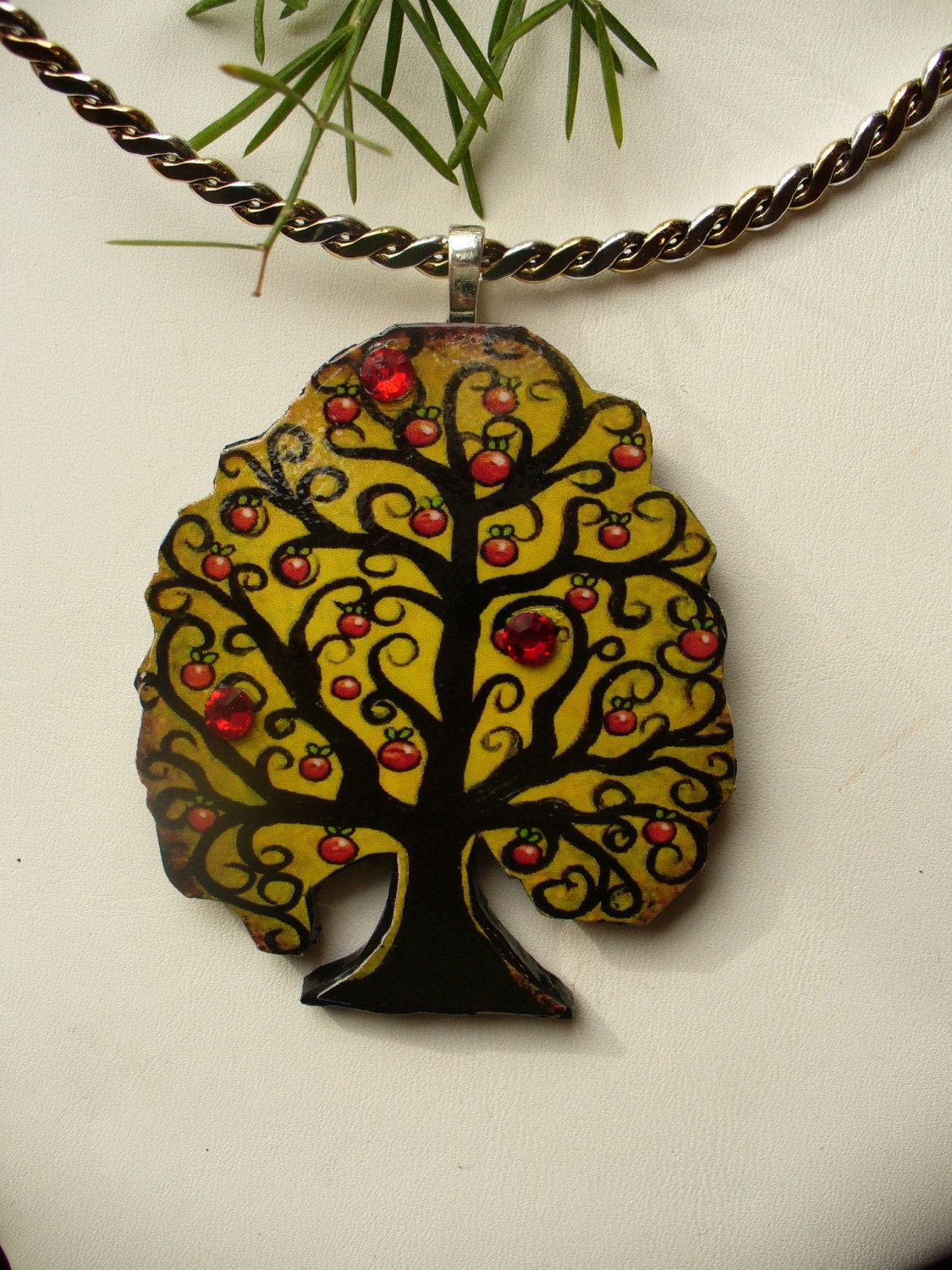 CHIC  APPLE TREE  Pendant