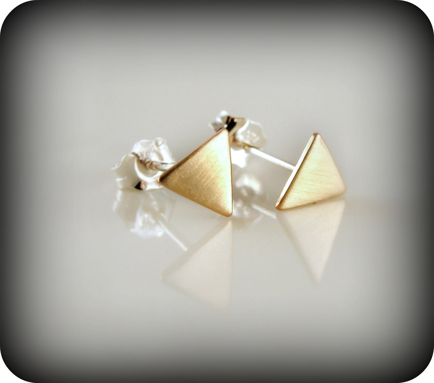 READY TO SHIP - Tiny triangles - earrings
