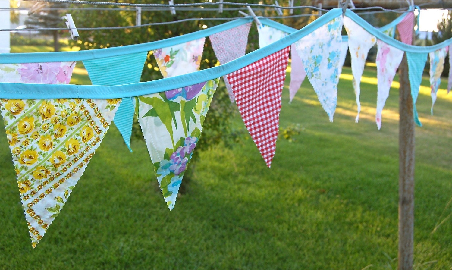 Bright Blooms Vintage Sheet Pennant Banner - 8'