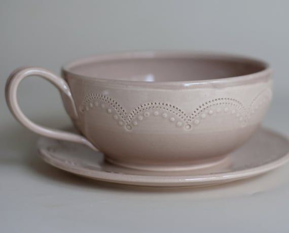 Oversized teacup and saucer - scallop stitching - linen