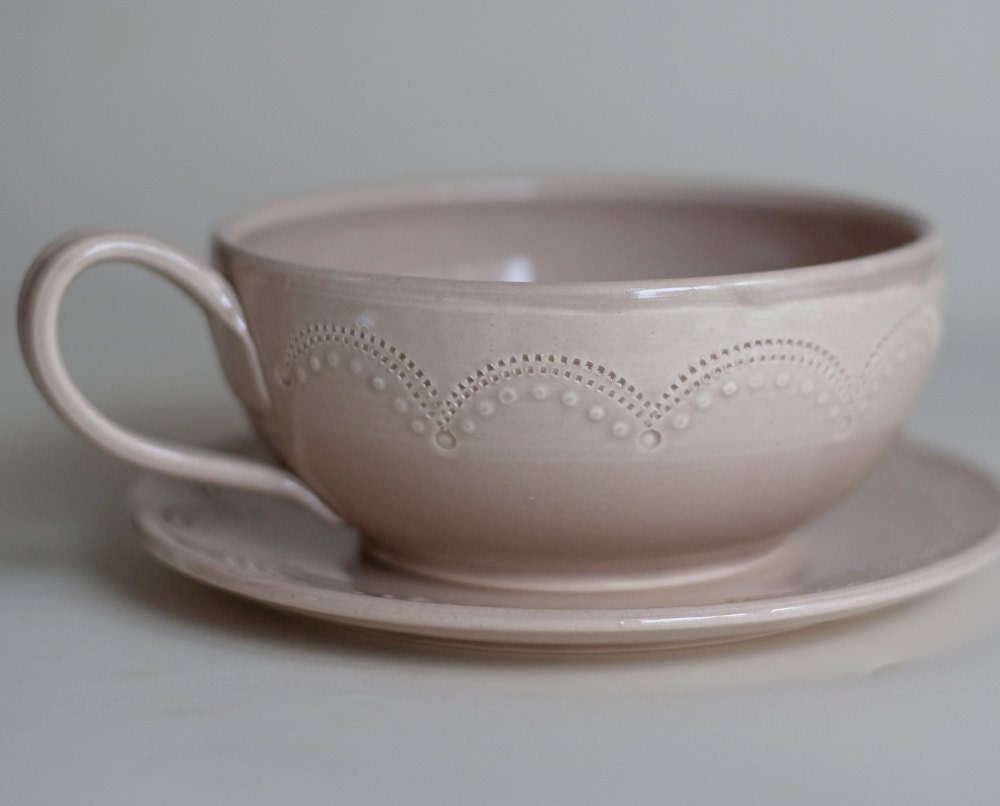 Oversized teacup and saucer - scallop stitching - linen
