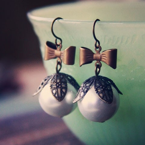 Bows and Pearls earrings