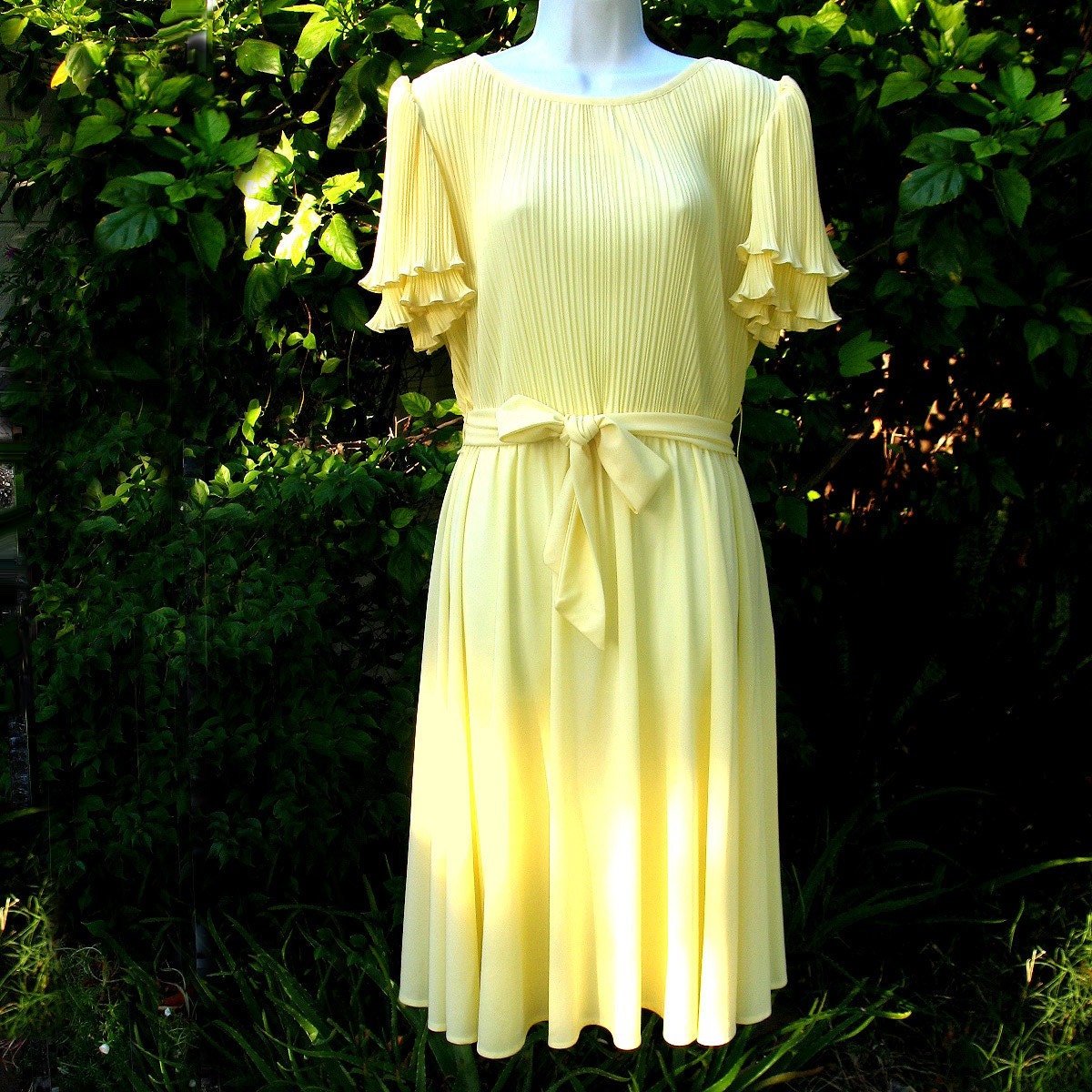vintage 1970s RUFFLE DISCO DRESS - Lemon yellow Plus Size 20