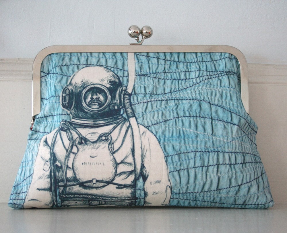 Deep Sea Diver Clutch