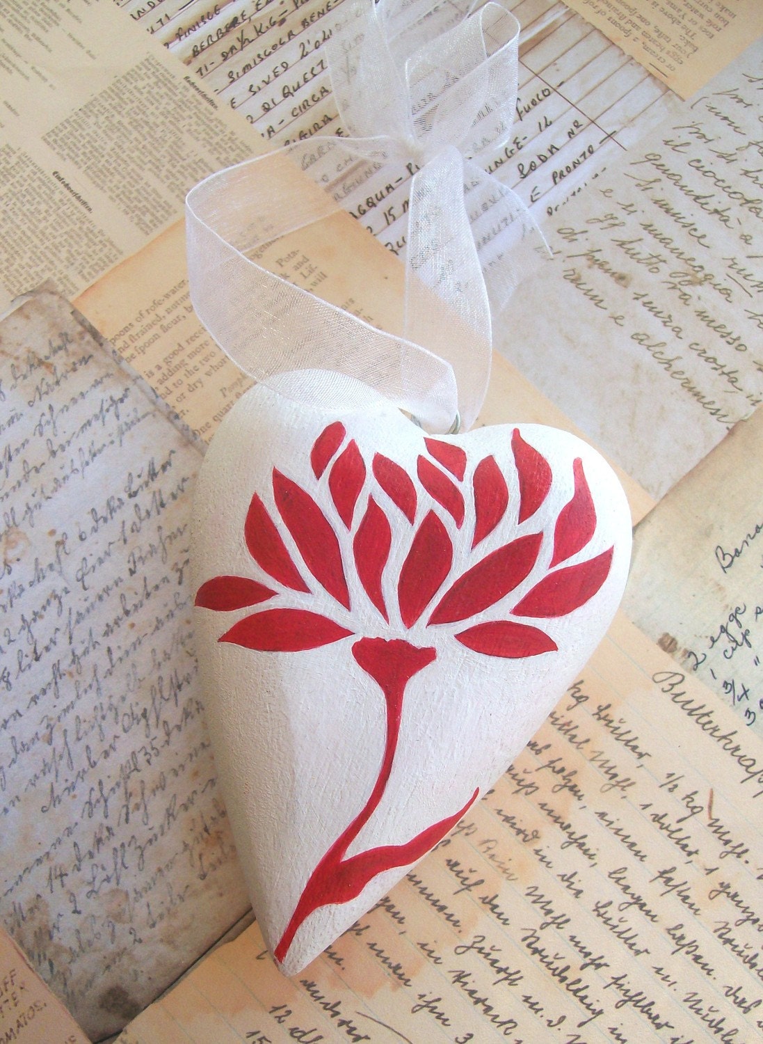 Custom wood heart wedding favor hand-painted flower choose your own colors