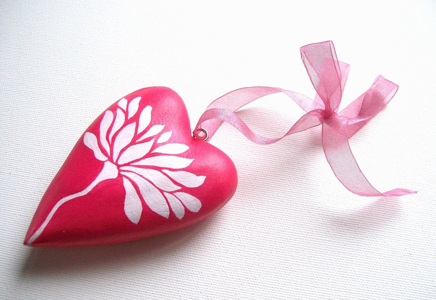 Custom wood heart wedding favor hand-painted flower choose your own colors