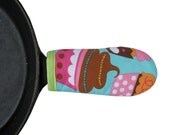 Cupcake Love Cast Iron Skillet Mitt