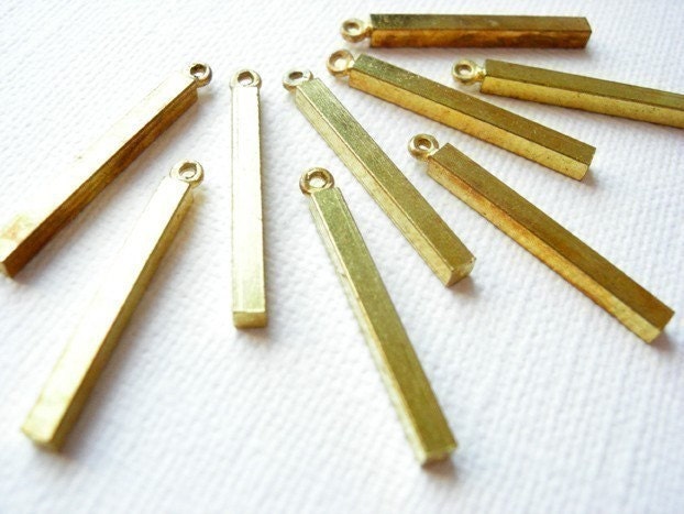 Vintage Raw Brass Stick Charms (8x) (M581)