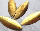 Vintage Brass Petal / Leaf Drop Pendants (8x) (M723 - A)