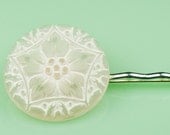 Vintage Lucite White Floral Hairpin