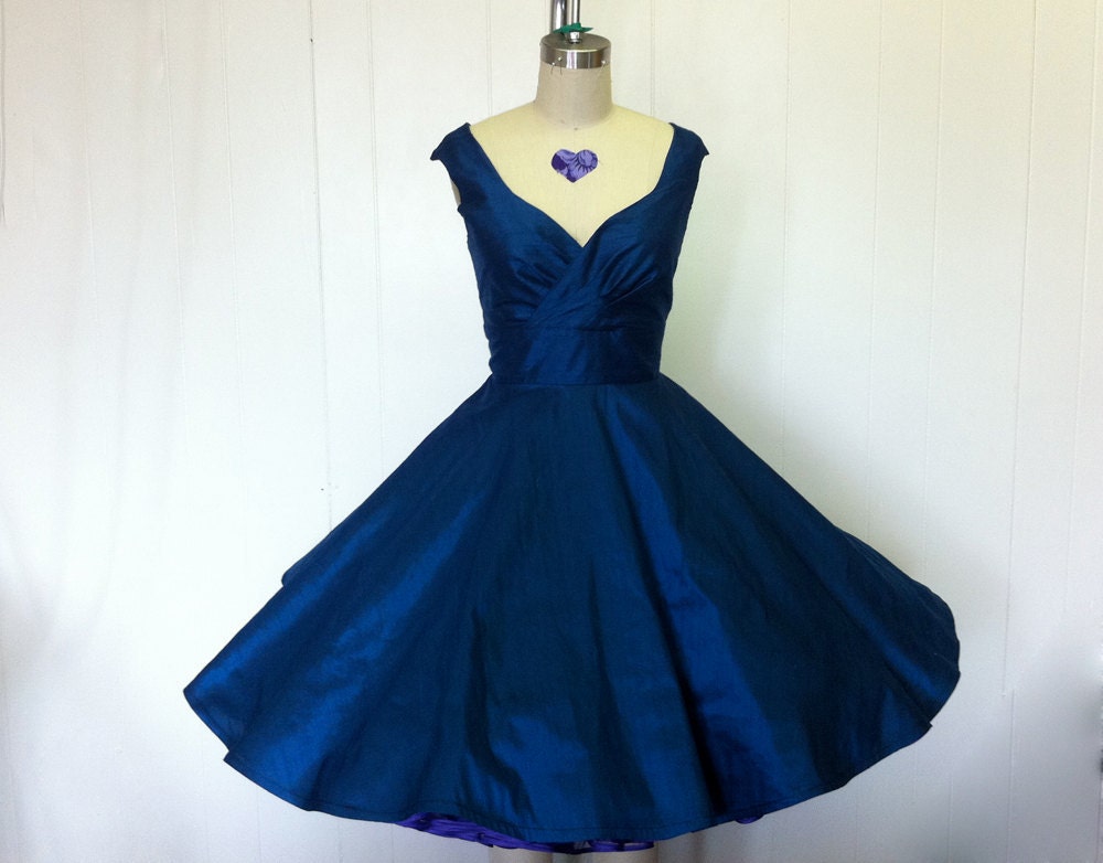 Silk Dupioni Gathered Portrait in "Miss Mia" Dress---------