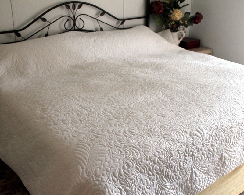 Heirloom White Wholecloth Bed Quilt Welsh Beauty 80" x 100"