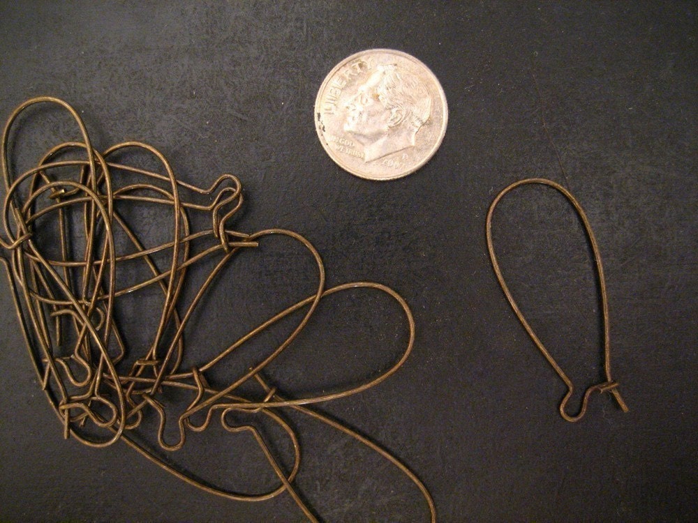 60 pieces (30 pairs) of antique bronze plated 33mm kidney wires