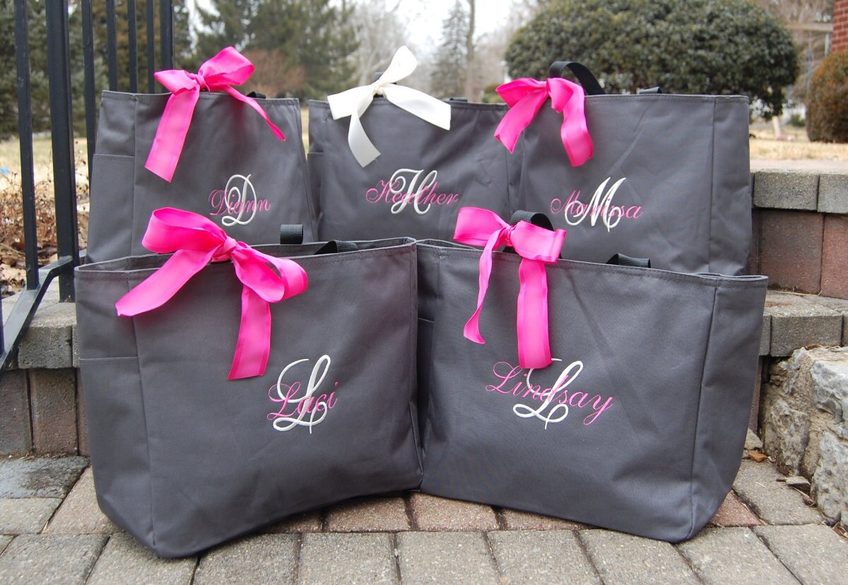 Personalized Bridesmaid Totes Set of 5 by Carabellas on Etsy