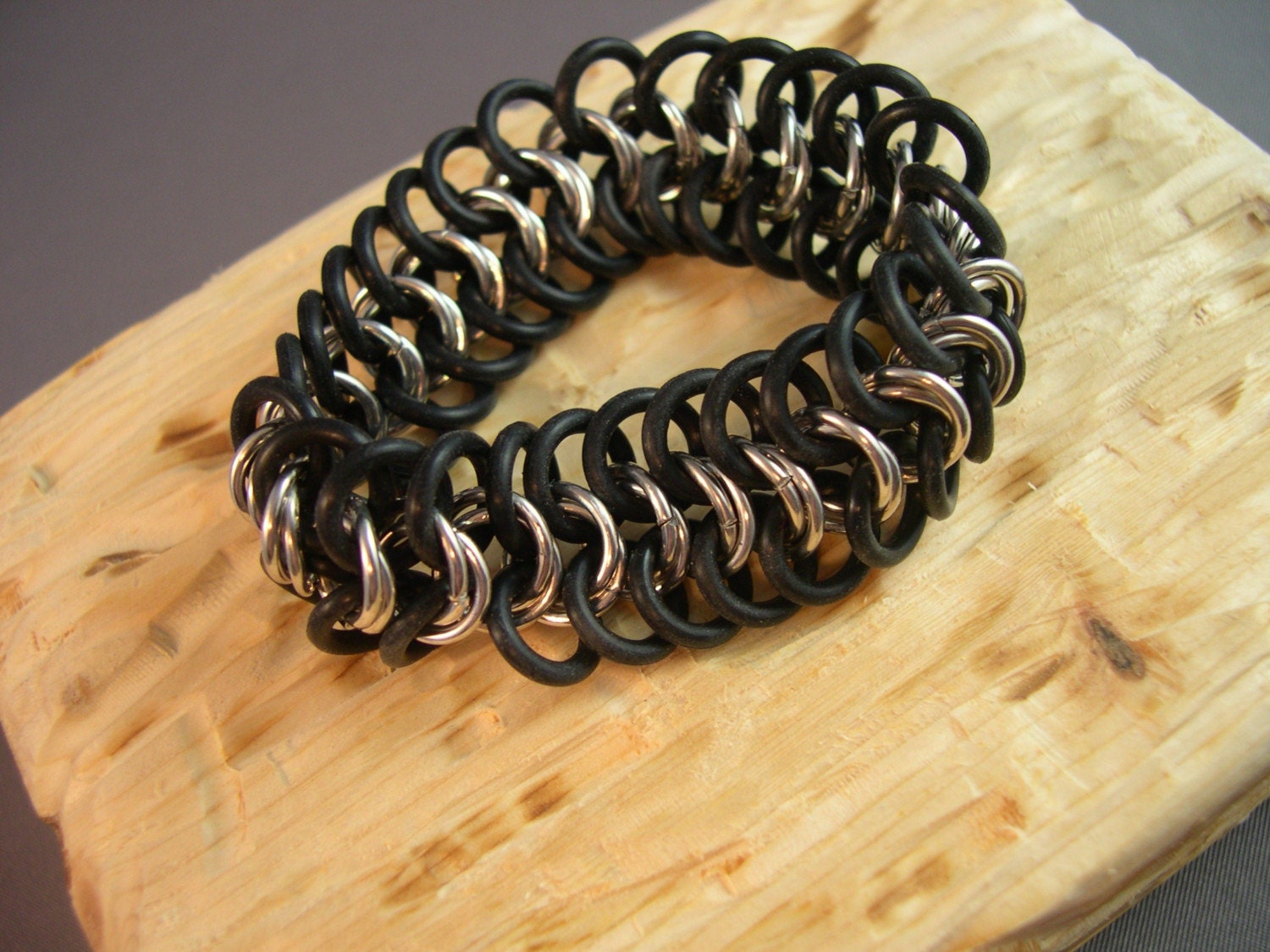 Ridgeback Stretch Chain Maille Bracelet - Bright Aluminum, EPDM Rubber Rings