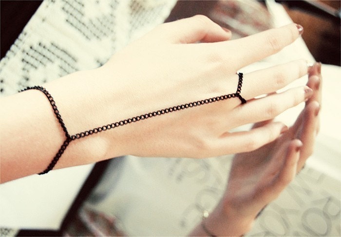Slave Web bracelet ring chain connector cage Hand harness - Black