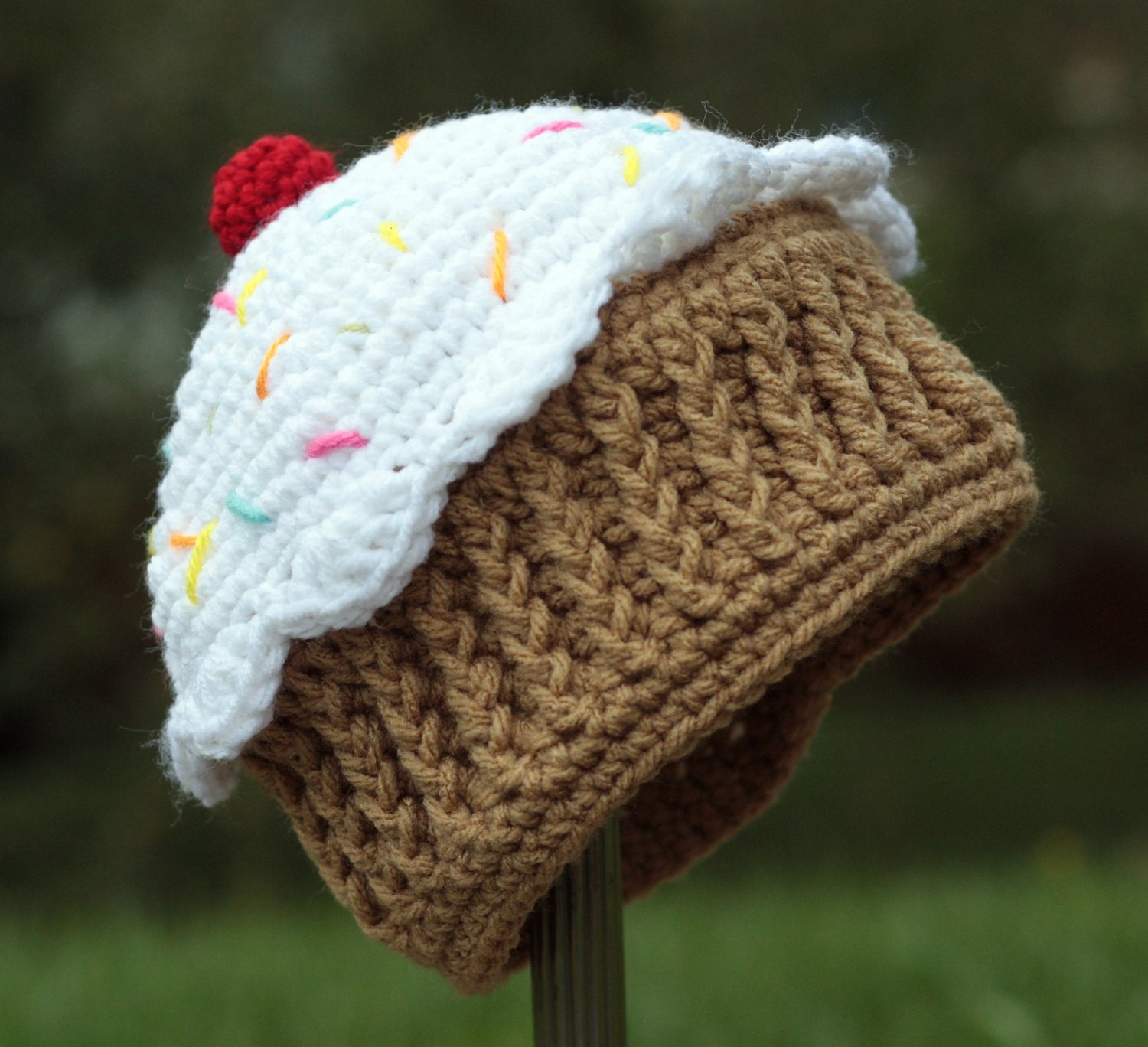 Pattern Directions for Making a Crochet One Year Cupcake Hat for Infant and Toddlers Photo Prop