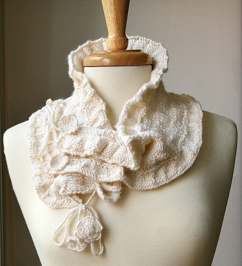 Victoriana Scarflette - Luxurious Knit Wool and Bamboo Collar