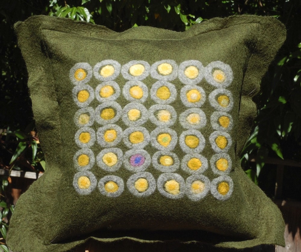 ivy circles pillow