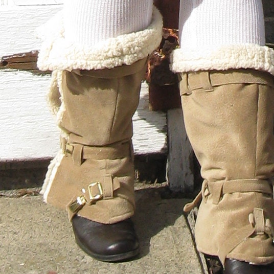 ARCTIC EXPEDITION: Faux Shearling Spats