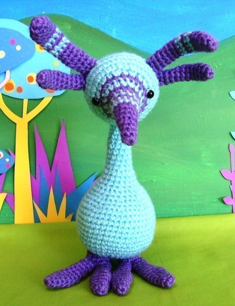 PATTERN- little alien birdy crochet pattern for plush alien bird toy