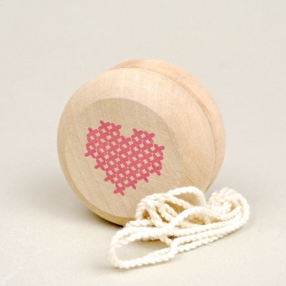 cross my heart yo-yo, blush pink