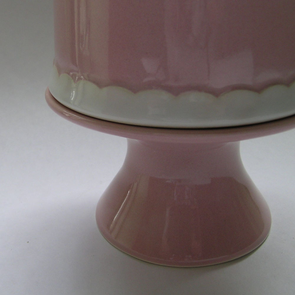 Bird Ceramic Cupcake Stand with Scallop Bell Jar in Pink