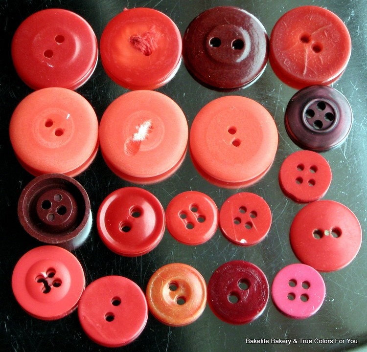 Red Buttons Vintage Wine Burgundy Lot 16 Variety Lucite Mixed Plastic Mid Century Supplies Sewing Jewelry Making Crafts Mixed Media - TrueColorsForYou