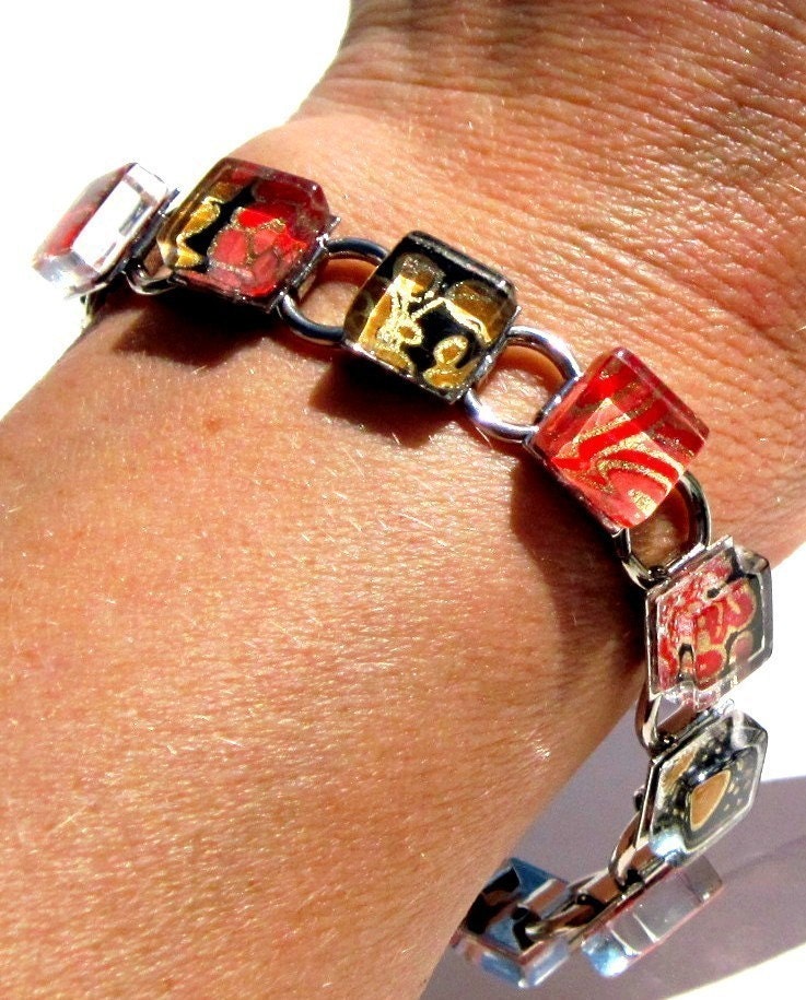 Phantom. A Kimono Cube Glass Tile Bracelet by GamiWorks - Red Black