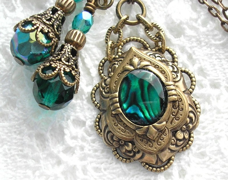 Green Paua Shell Pendant and Earring Set
