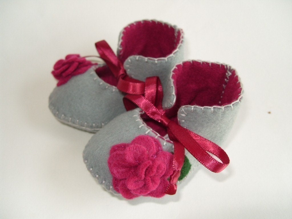 Grey and Fuchsia Baby Girl ECO Baby Booties for girls. Baby clothing. Baby shower gift