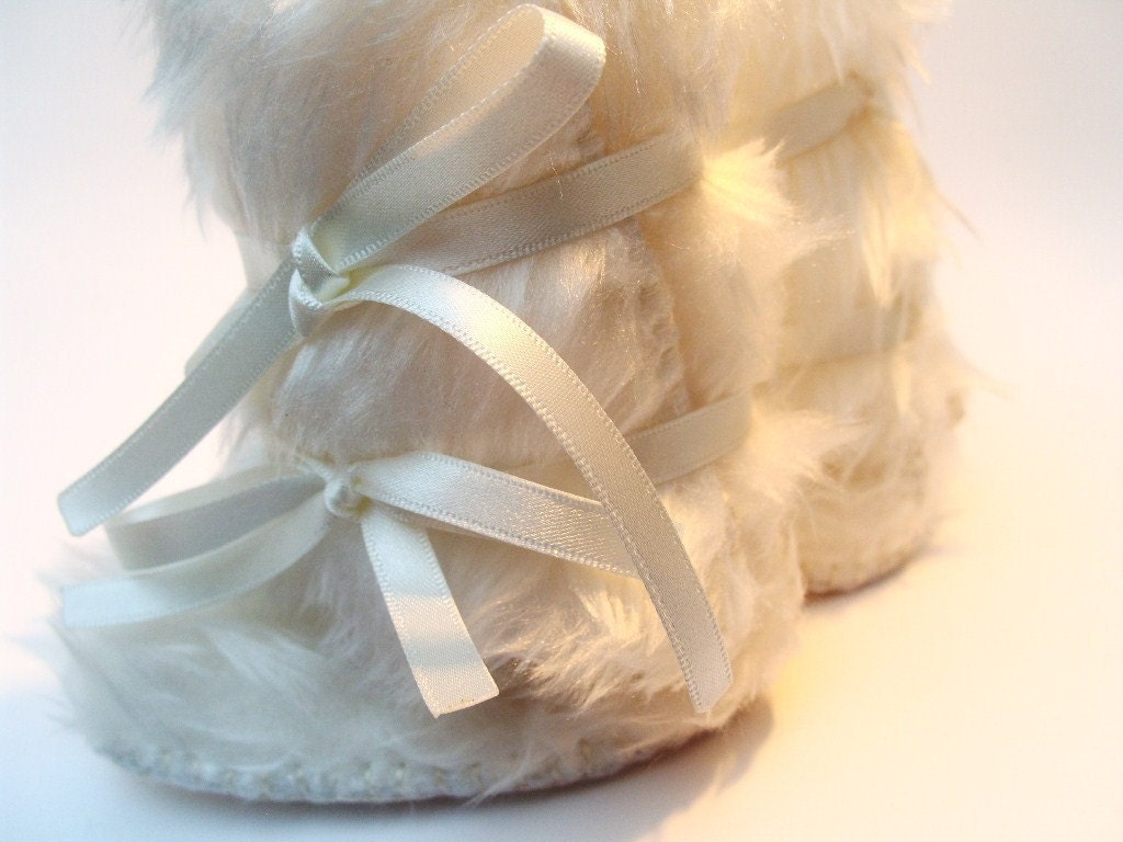 12-18-24 months Baby Photo Prop Snow White Faux Fur Boots Mukluk Style. Toddler Shoes Baptism Winter Wedding Booties Christening