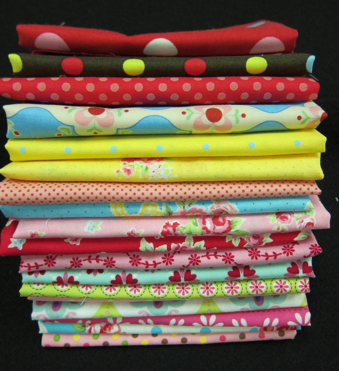 Japanese Import Fabric - 18 Piece Sampler Pack - 9 x 5.5 inches - Lecien - Flower Sugar, Rosalie Quinlan and Color Basics