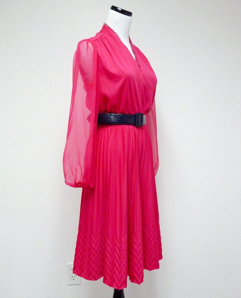 vintage FUCHSIA PINK SECRETARY dress . s - m