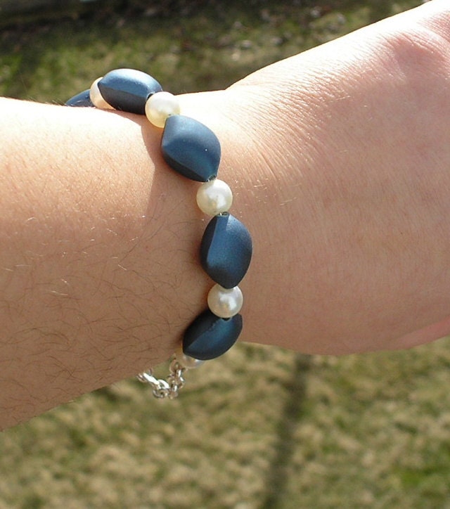 Blue Diamond Beads with White Pearl Beads Cuff Bracelet