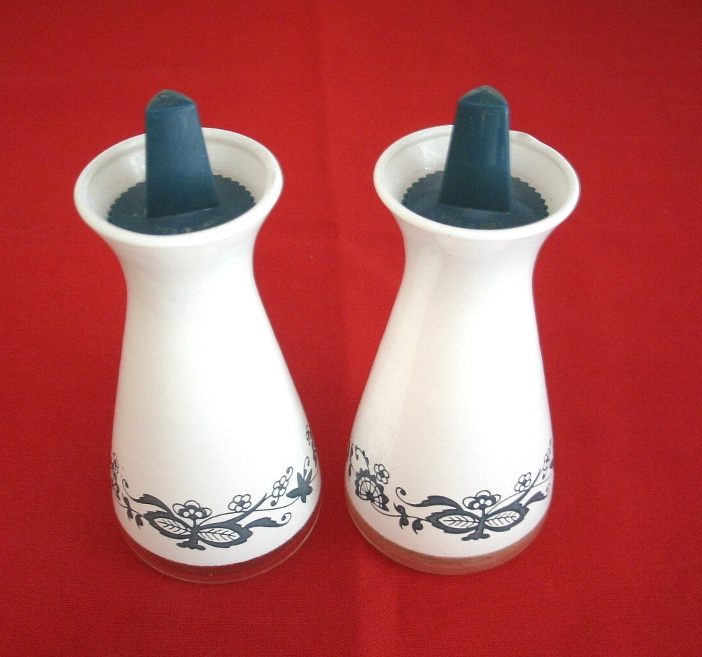 Vintage Pyrex Salt and Pepper Shakers by MagyarBeader on Etsy