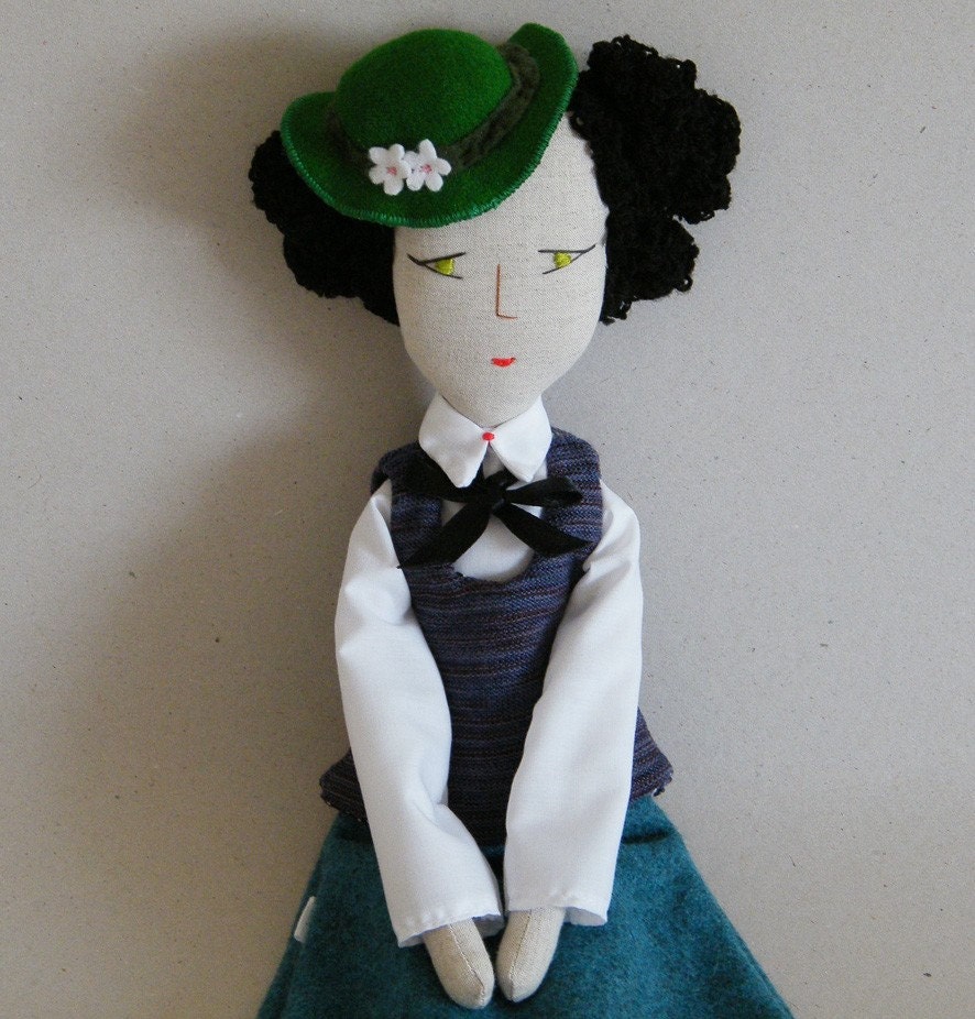 Lady with green hat