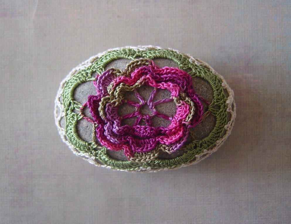 Table Decorations, Flower, Wedding, Handmade, Crochet Lace Beach Stone and Plain Oval Stone