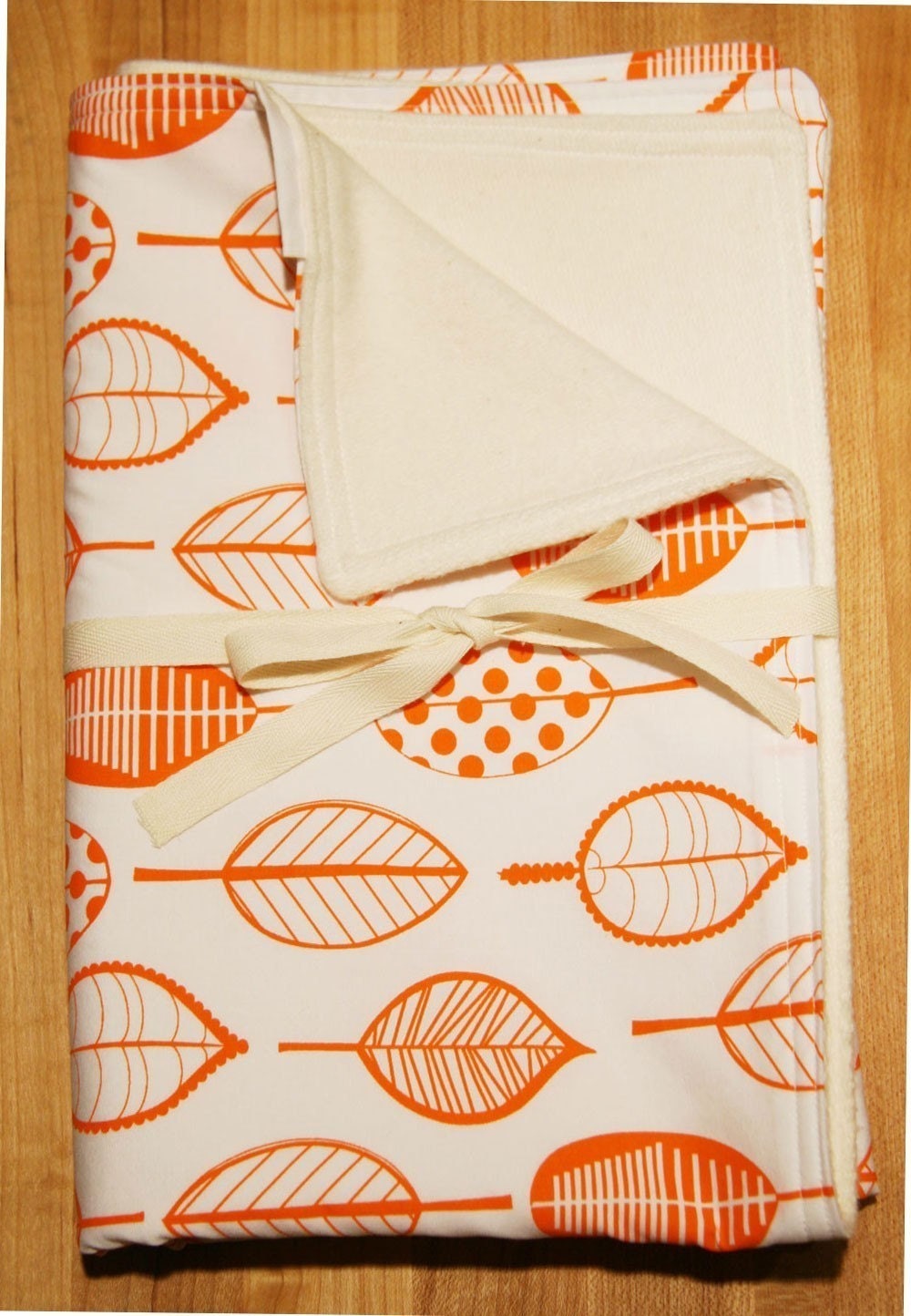 ORGANIC MODERN LEAF baby blanket.
