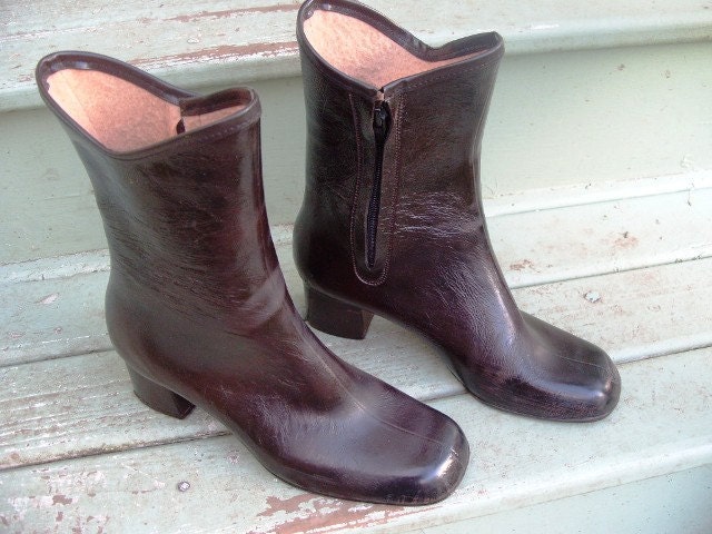 Boots - Vintage Waterproof Zip Up Brown Rubber Boots Wellies - Size 7