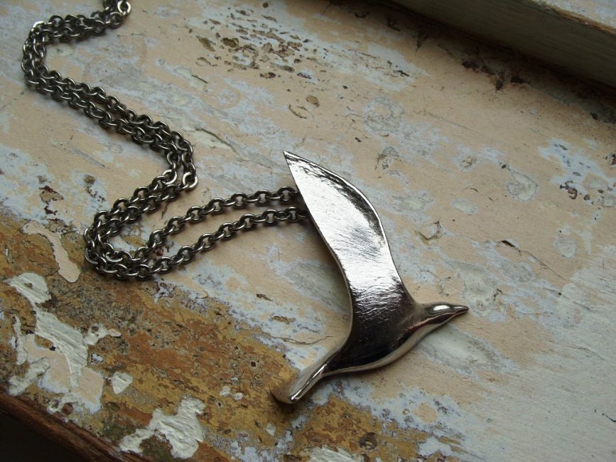 FREE SHIPPING Vintage Bird Silvertone Necklace