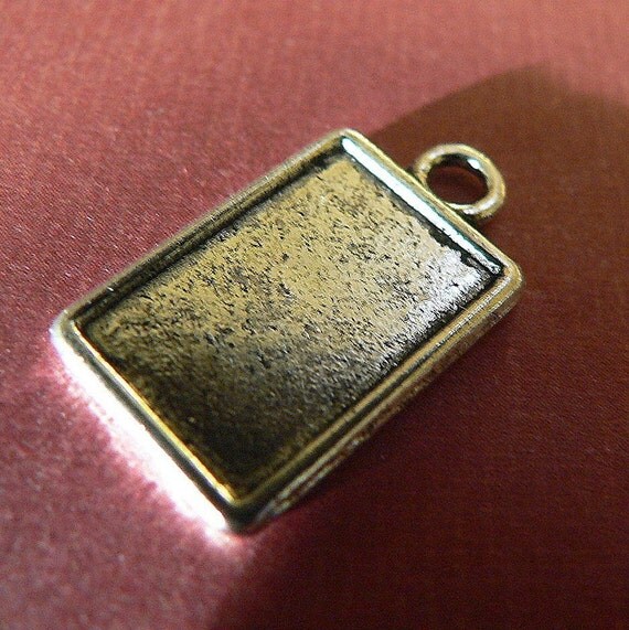 10 Small Rectangle Pendant Trays Bezel Blank by FashionableCharms