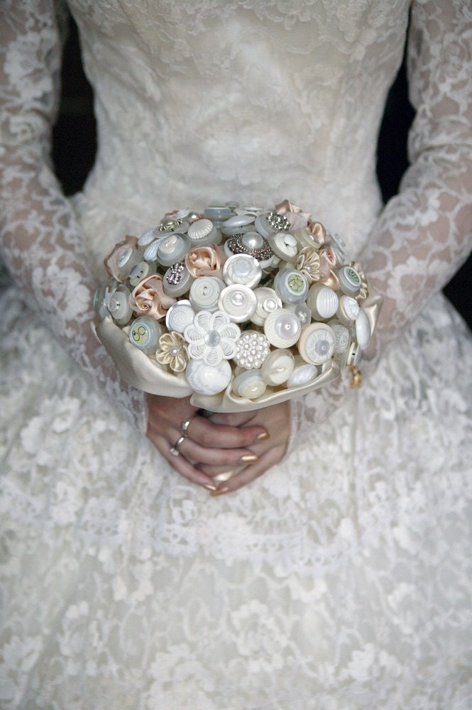 The Golden Deluxe Elegance Button Bouquet