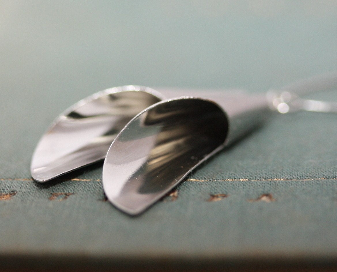 Silver lily flower earrings - SALE 20% OFF