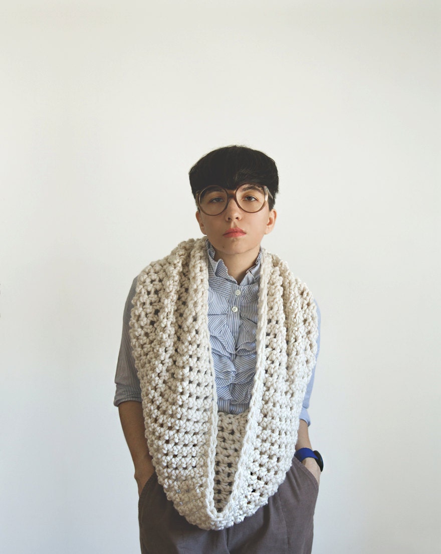 The Puffins Circle Scarf in Cream Pasture